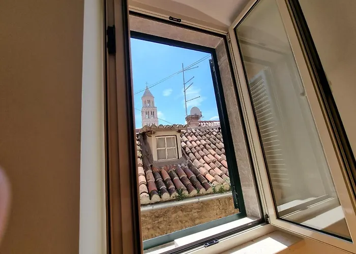 Malena Palace Experience Guest house