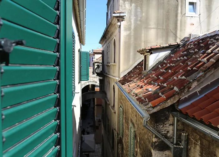 Malena Palace Experience Guest house