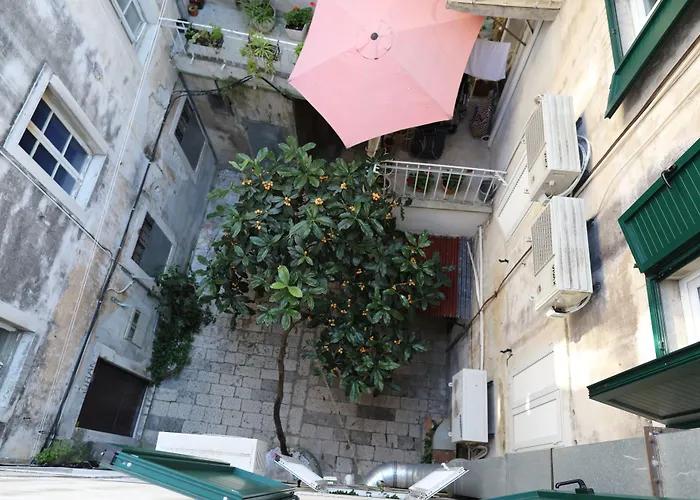 Malena Palace Experience Split