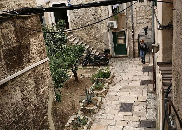 Malena Palace Experience Guest house