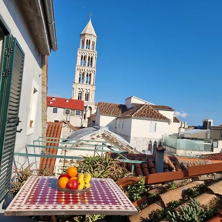Malena Palace Experience بيت ضيافة سبليت